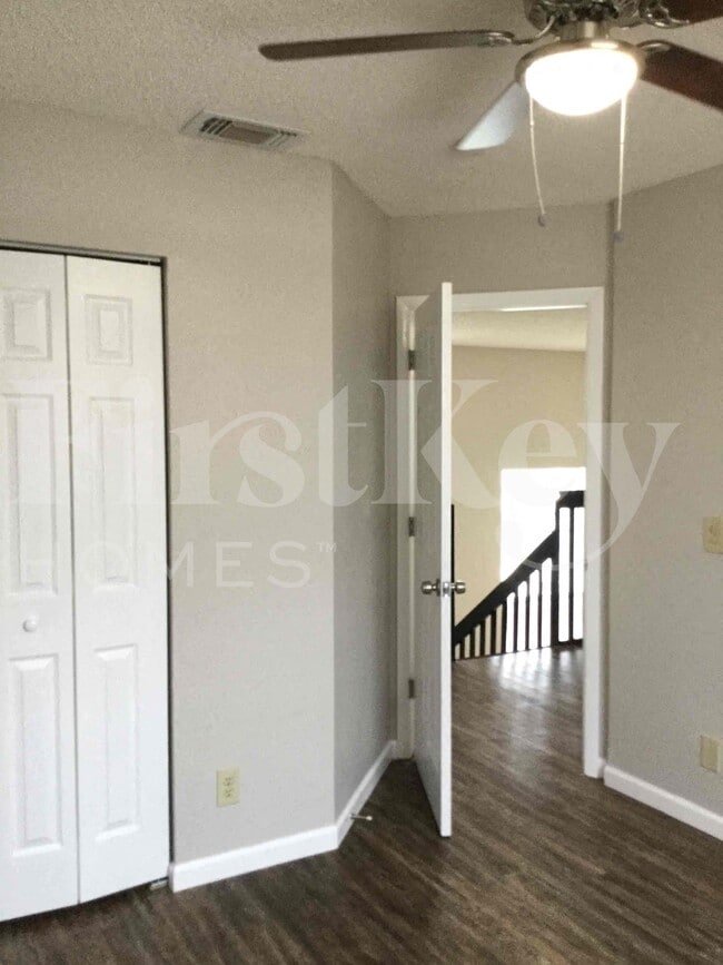 Building Photo - 3085 Lighthouse Pl