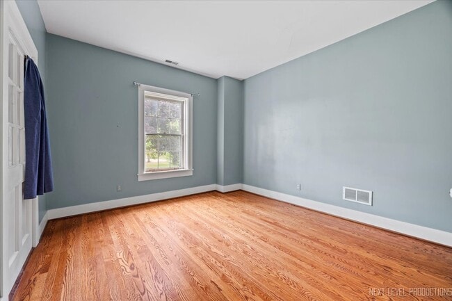 Building Photo - 41W427 Prairie St