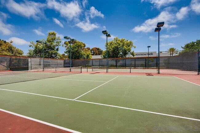 Building Photo - 8860 Villa La Jolla Dr