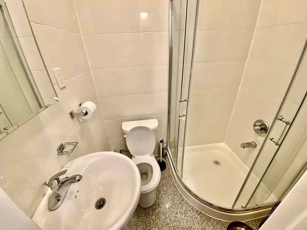 Building Photo - 53 6th Ave