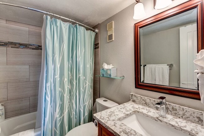 Building Photo - Large 2 BR + Loft in Wildernest (Sleeps li...
