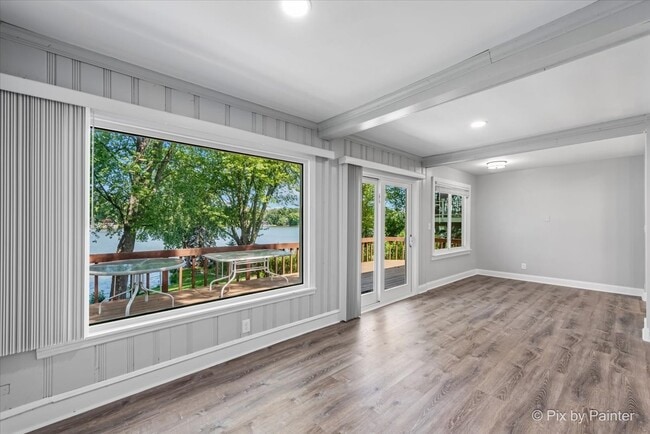 Building Photo - 24060 N Lakeside Dr