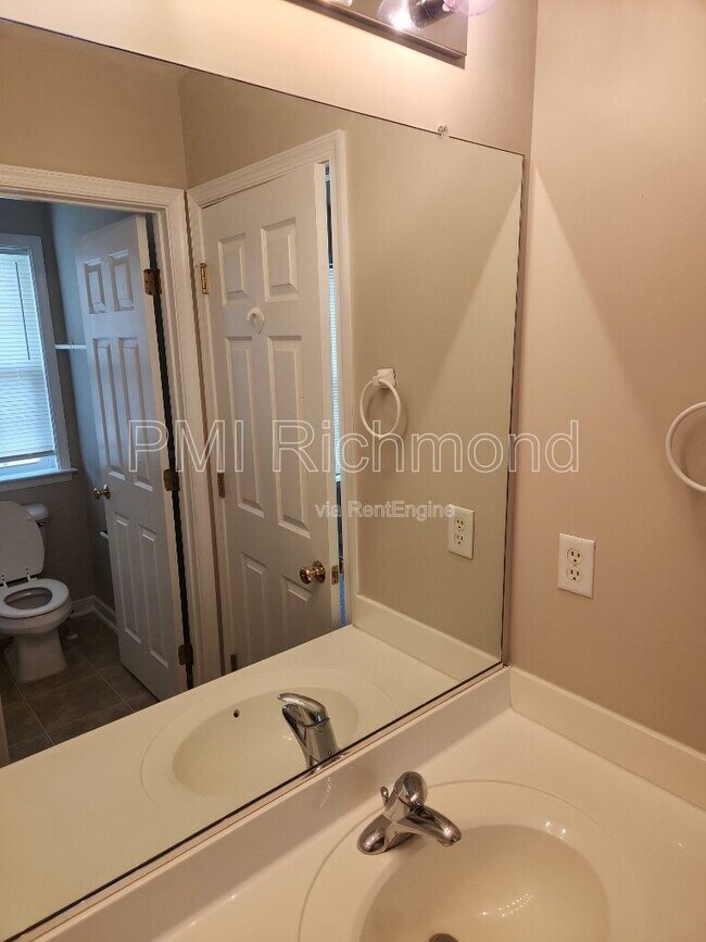 Building Photo - 1252 Providence Knoll Dr