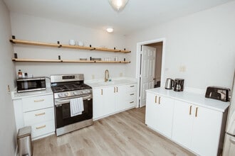 Building Photo - 3625 Maple Ave