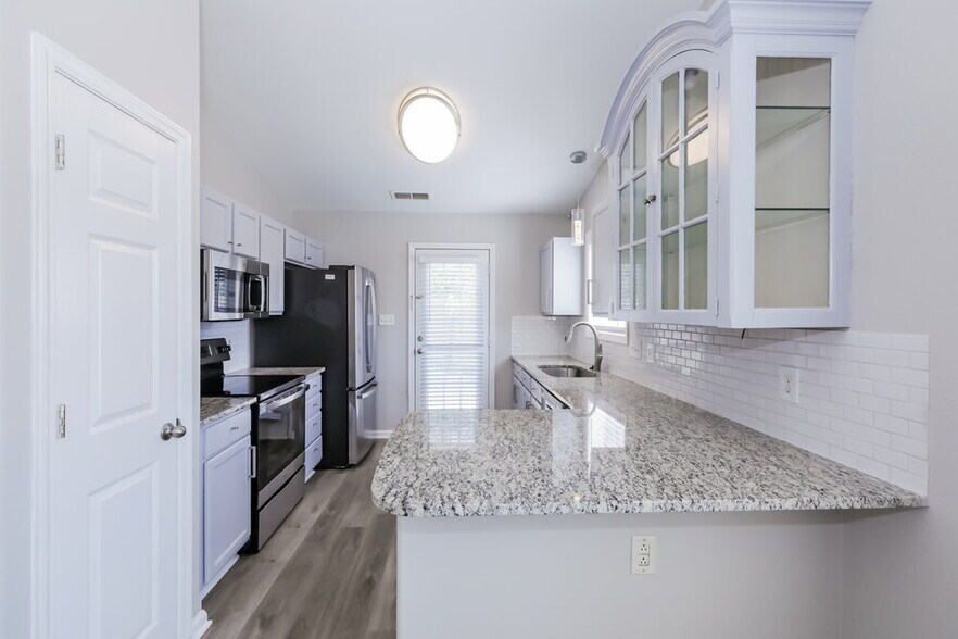 Building Photo - 1007 Kansas City Dr