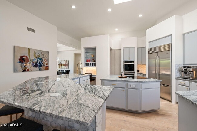 Building Photo - 25810 N Abajo Dr