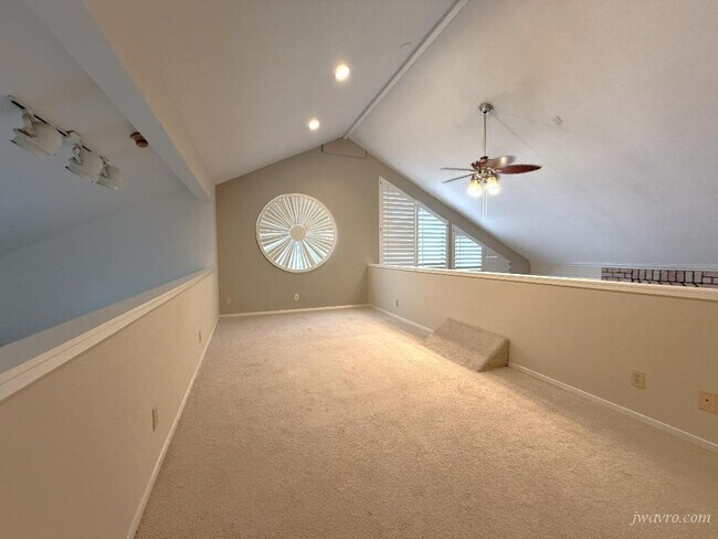 Building Photo - 165 Tiptoe Ln