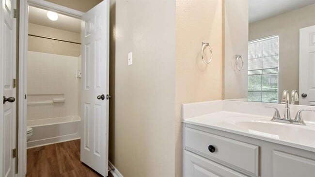 Building Photo - 3916 Bandice Ln