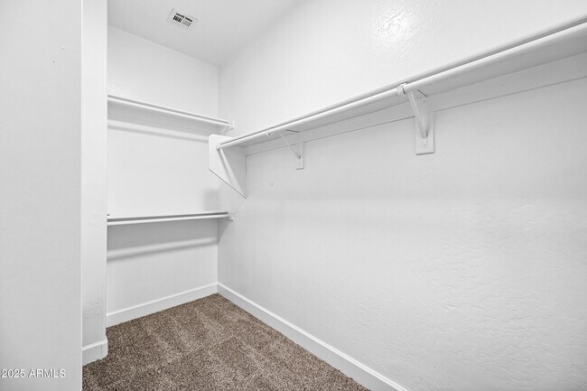 Building Photo - 4608 W Maryland Ave