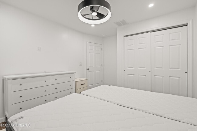 Building Photo - 72 Whalepond Rd