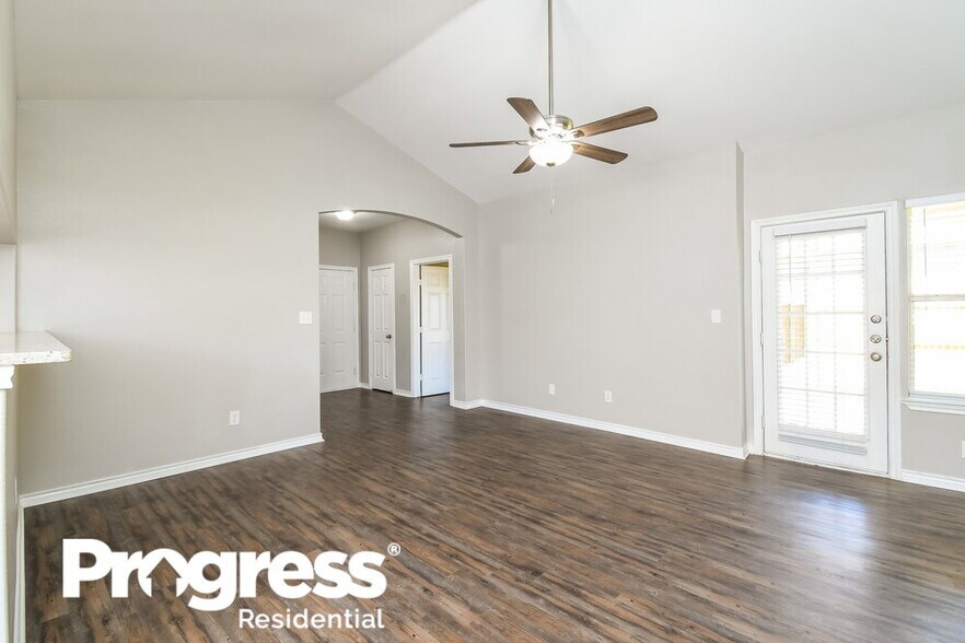 Building Photo - 1812 Alanbrooke Dr