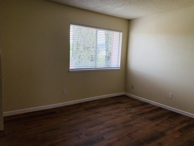 Building Photo - 110 Buena Vista Pl