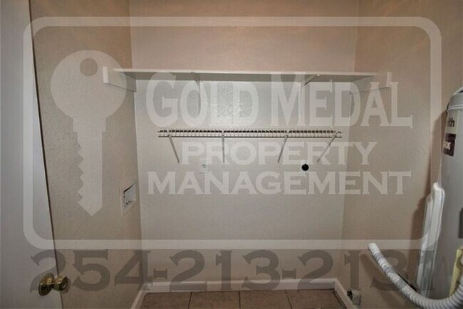 Building Photo - Now Leasing – 4008 C. Pilgrim Dr.