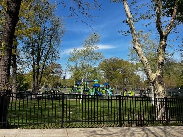 Building Photo - 331 79th St