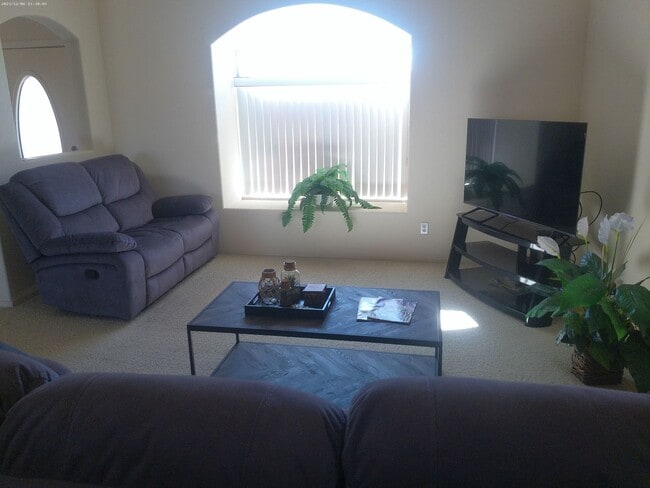 Building Photo - Winter Rental Available October-April 2027