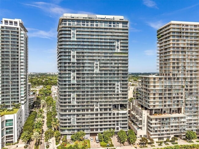 Building Photo - 121 NE 34th St