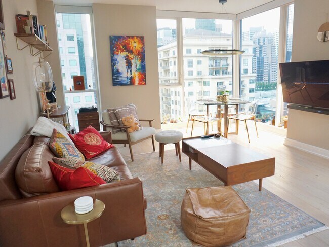 livingroom - 631 Folsom St