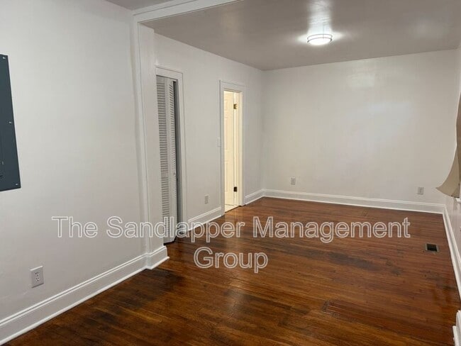 Building Photo - 2627 Madden Dr