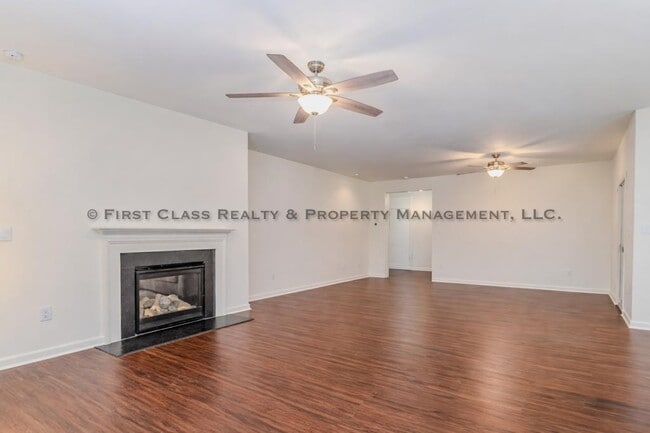 Building Photo - 46 S Great White Way