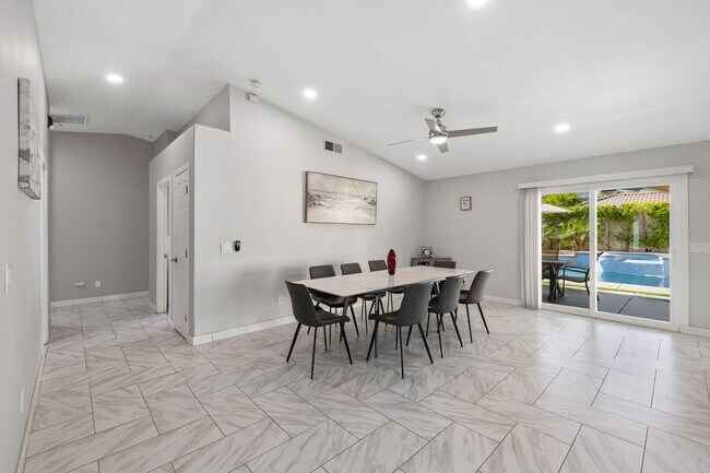 Building Photo - 31115 Whispering Palms Trail