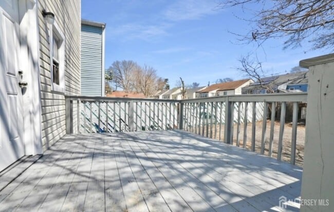 Building Photo - 420 Fabyan Pl