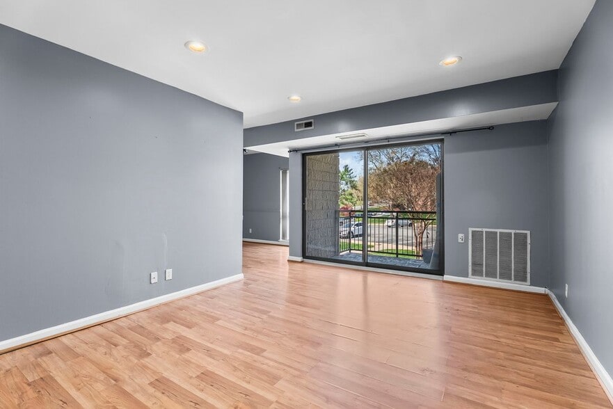 Building Photo - 6087 Majors Ln