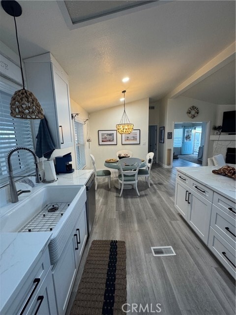 Building Photo - 21851 Newland St