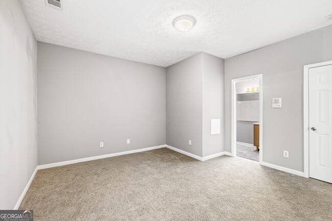 Building Photo - 2364 Fallbrook Ct