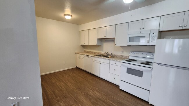Interior Photo - Windwood Manor