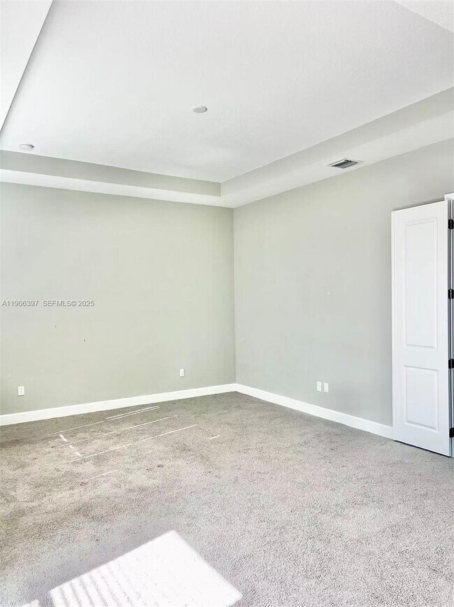 Building Photo - 14982 RedCove Pl