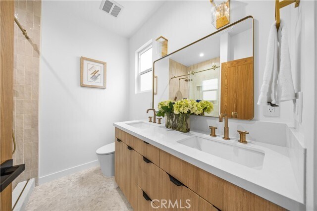 Building Photo - 2203 Pelham Ave