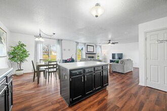 Building Photo - 2386 Meadow Bend Dr