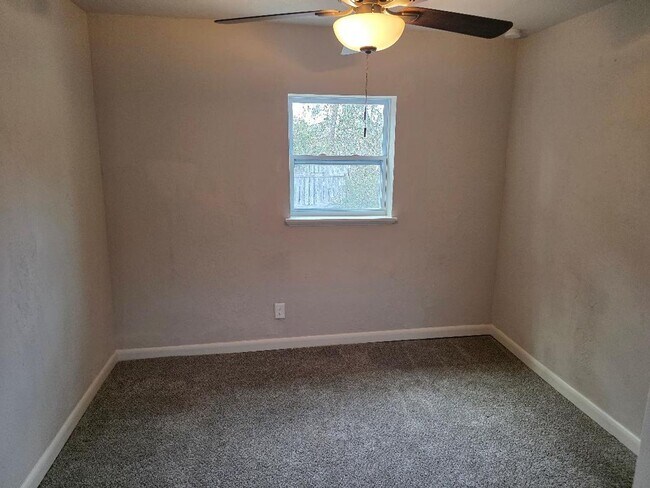 Building Photo - 21307 SE Hawthorne Rd