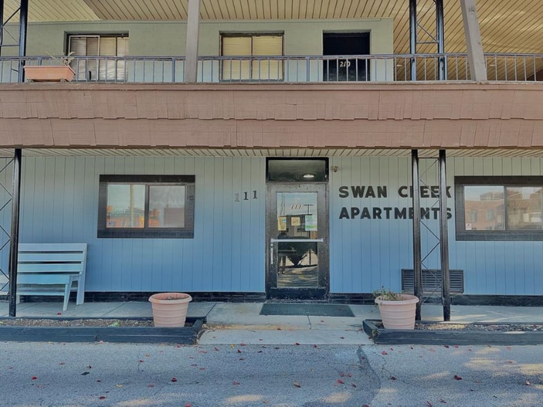 Building Photo - 111 S Summit St