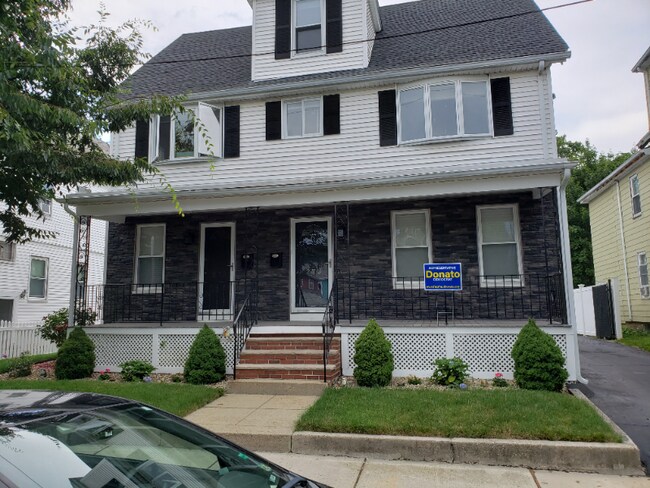 Building Photo - 275 Emerald St