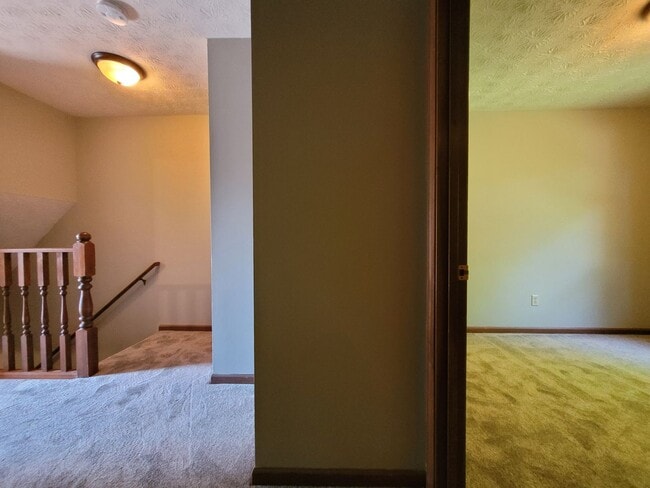 Building Photo - 3 Bedroom, 2.5 Bath Townhouse in Beavercreek!