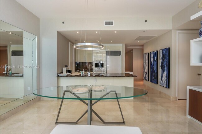 Building Photo - 16001 Collins Ave