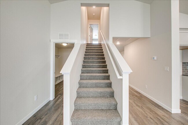 Building Photo - Beautiful 5 Bedroom Home in Nampa, Great Location!