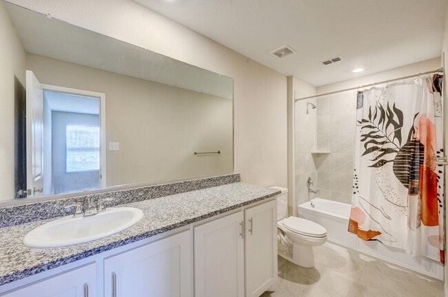 Building Photo - 8409 Holw Bnd St