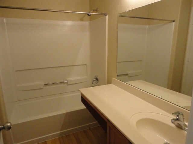 Building Photo - 5068 Westfield Dr NE