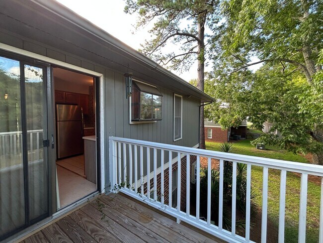 Building Photo - Charming 2BR Condo – Move-In Ready!
