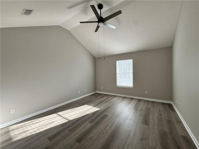 Building Photo - 104 Windridge Dr