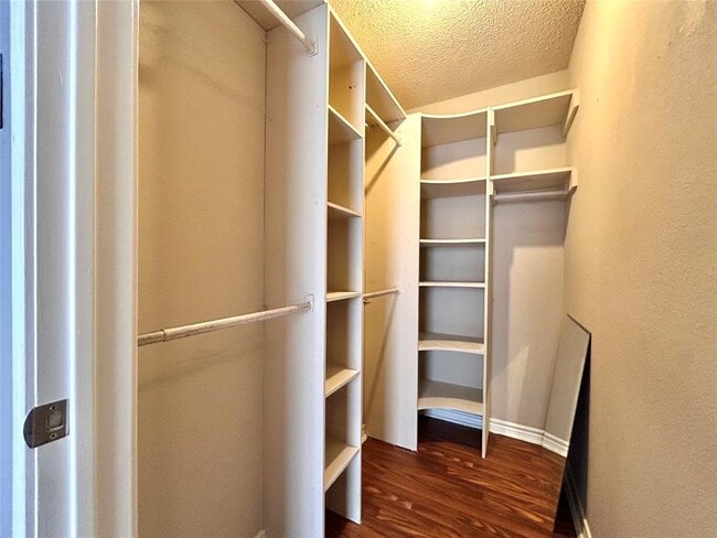 Building Photo - 510 Powell Dr