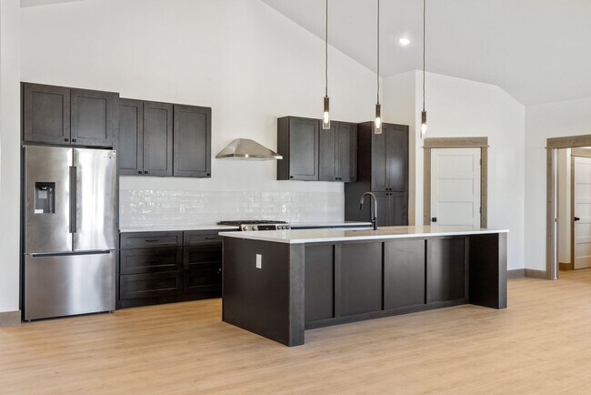 Building Photo - Brand New-Gorgeous 4 Bedroom + Bonus Room ...