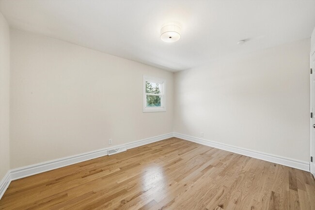 Building Photo - 15409 S Union Pl