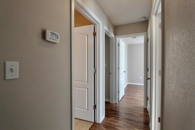 Building Photo - 3151 Forrest Ave