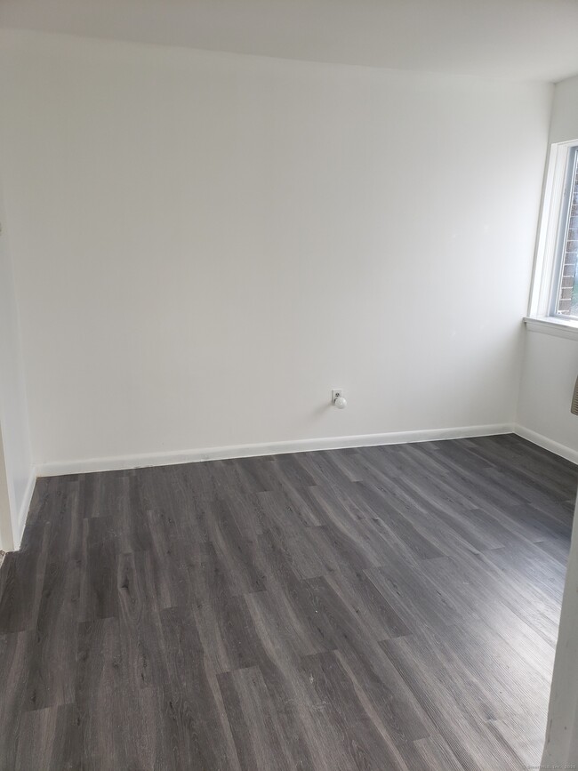 Building Photo - 345 Benham Ave