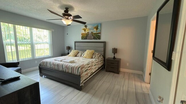 Building Photo - 5009 Laguna Bay Cir