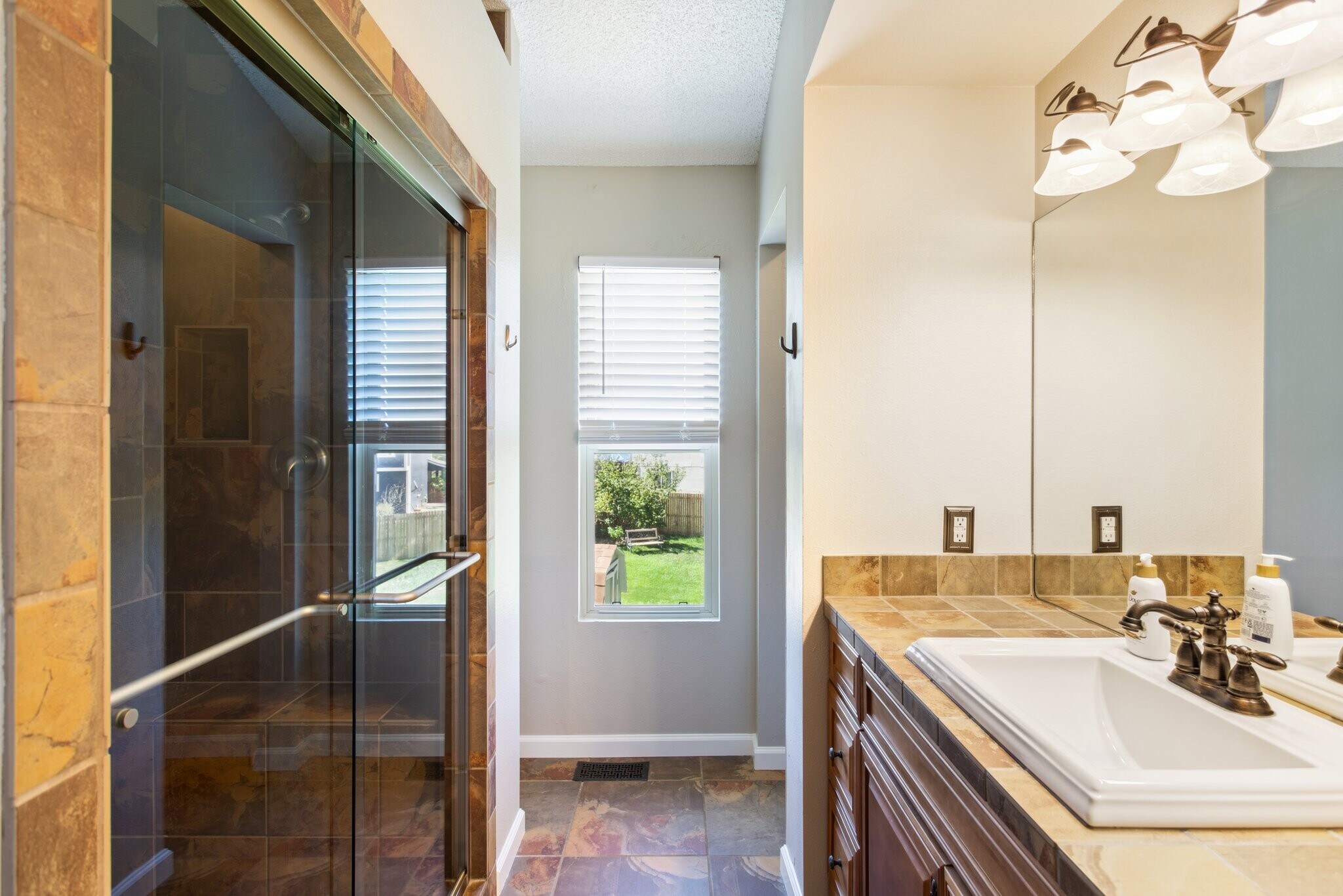 Building Photo - 6450 Stonehedge Dr