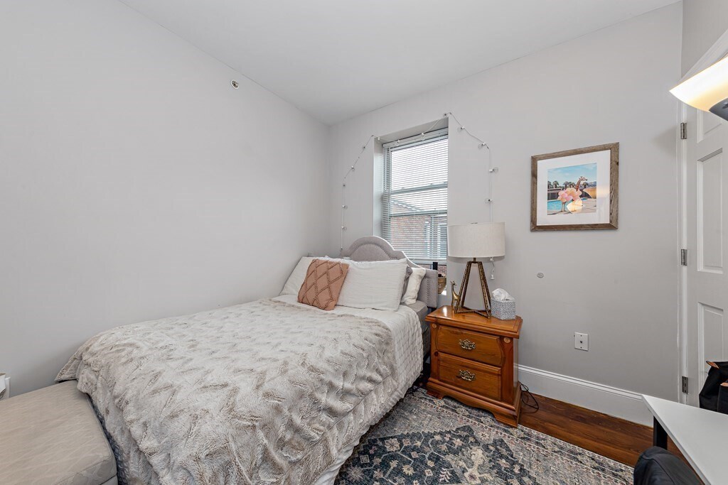 Building Photo - 16 Sewall St